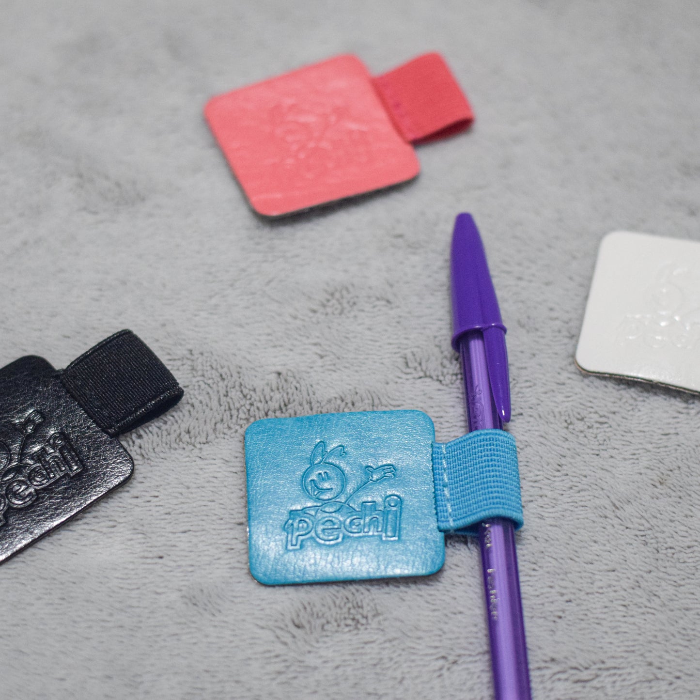 CEC-13 Paquete de 4 Portalapicero adhesivo